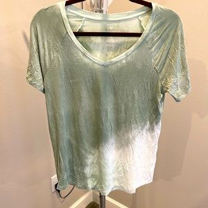 Women’s American Eagle shirt sleeve top (size small)